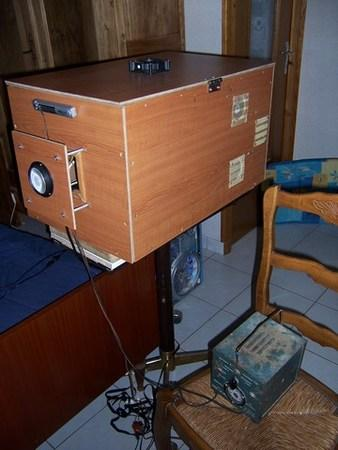 Illustration for article titled Projectors Made From Trash Deliver HD Video and Stereoscopic Movies